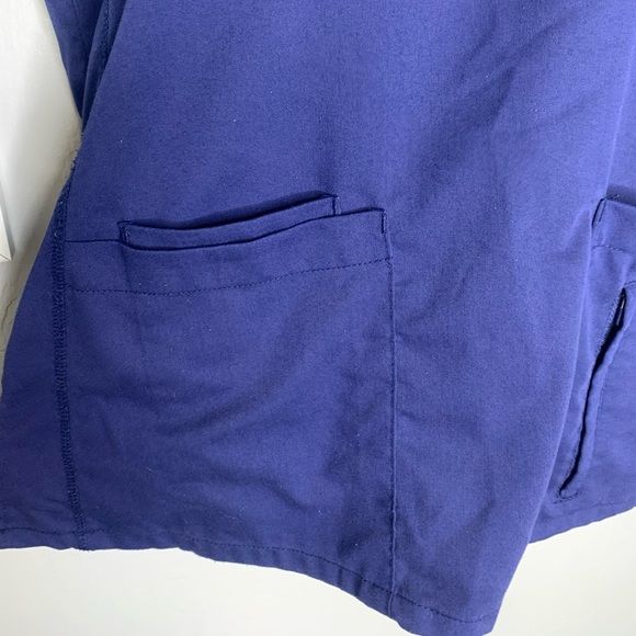 Grey’s Anatomy By Barco Blue/Purple Short Sleeve V Neck Nurse Top Size Medium - Picture 3 of 7